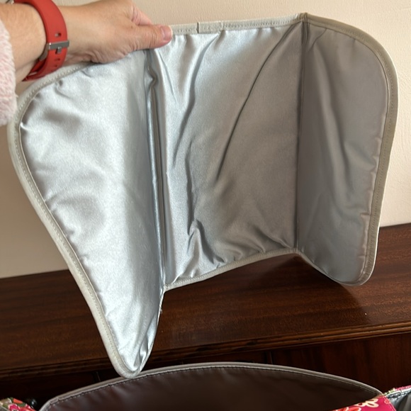 Beautiful diaper bag, floral medley design - Picture 7 of 14